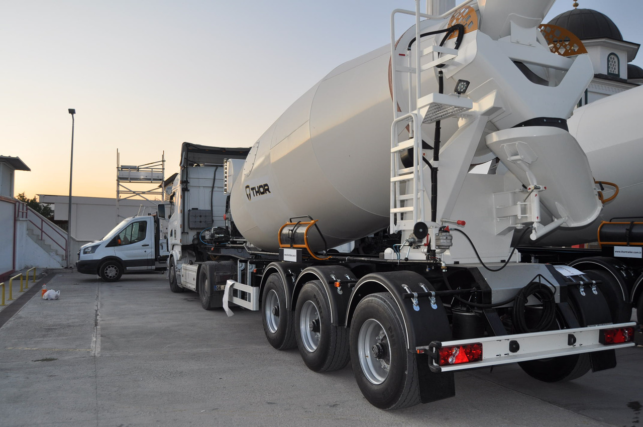 THOR THR-3-MX-15-D - Camion malaxeur: photos 2 THOR THR-3-MX-15-D - Camion malaxeur: photos 2