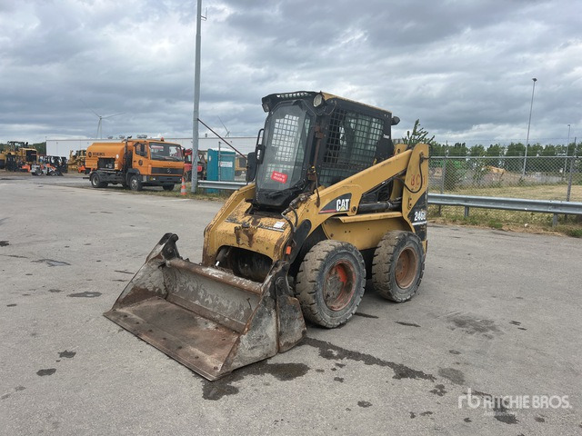 2004 Cat 246B (Inoperable) Skid Steer Loader - Mini chargeuse: photos 2 2004 Cat 246B (Inoperable) Skid Steer Loader - Mini chargeuse: photos 2