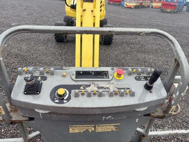 2005 JLG 510 4WD Diesel Articulating Boom Lift - Nacelle articulée: photos 4 2005 JLG 510 4WD Diesel Articulating Boom Lift - Nacelle articulée: photos 4