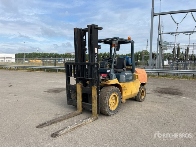 2006 Toyota 02 - 7FGA50 Forklift - Chariot élévateur: photos 2 2006 Toyota 02 - 7FGA50 Forklift - Chariot élévateur: photos 2