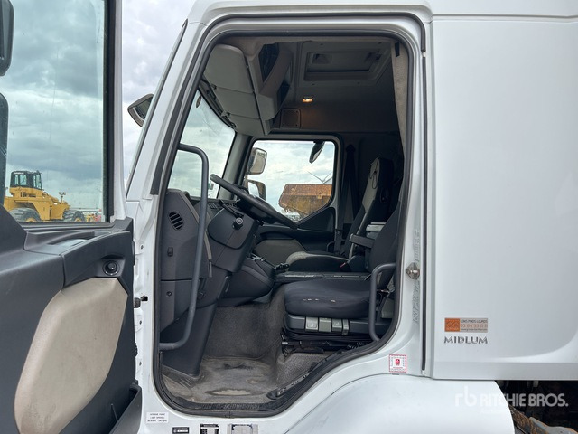 2013 Renault Midlum Van Truck - Fourgon utilitaire: photos 4 2013 Renault Midlum Van Truck - Fourgon utilitaire: photos 4