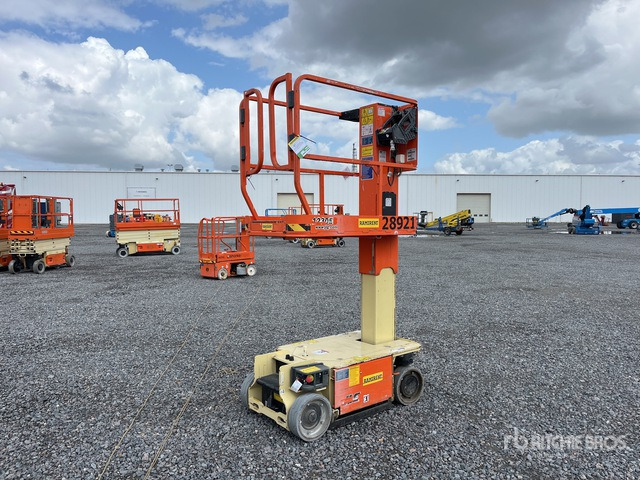 2015 JLG 1230ES Vertical Mast Lift - Nacelle à mât vertical: photos 4 2015 JLG 1230ES Vertical Mast Lift - Nacelle à mât vertical: photos 4