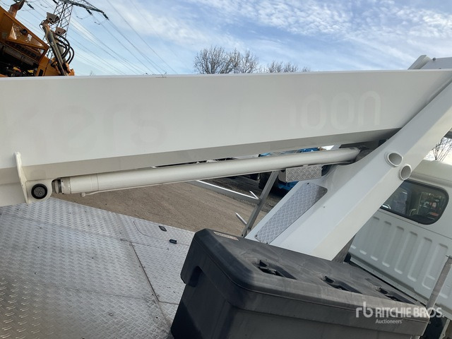 2015 Nissan Cabstar 2015 Palfinger P260B 230 kg Str ... Boom Truck - Camion avec nacelle: photos 5 2015 Nissan Cabstar 2015 Palfinger P260B 230 kg Str ... Boom Truck - Camion avec nacelle: photos 5