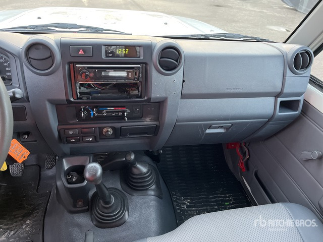 2018 Toyota Land Cruiser 4WD SUV - SUV: photos 4 2018 Toyota Land Cruiser 4WD SUV - SUV: photos 4