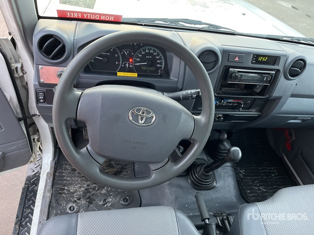 2018 Toyota Land Cruiser 4WD SUV - SUV: photos 5 2018 Toyota Land Cruiser 4WD SUV - SUV: photos 5