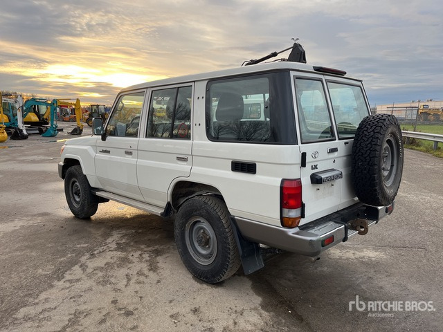 2020 Toyota Land Cruiser 4WD SUV - SUV: photos 2 2020 Toyota Land Cruiser 4WD SUV - SUV: photos 2