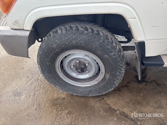 2020 Toyota Land Cruiser 4WD SUV - SUV: photos 4 2020 Toyota Land Cruiser 4WD SUV - SUV: photos 4