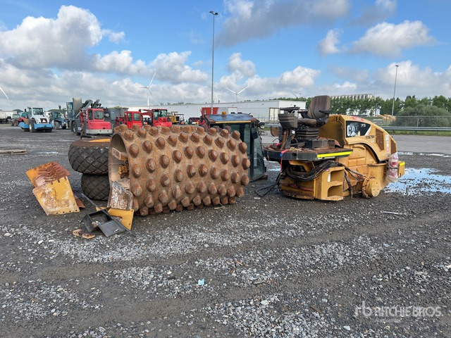 Cat CP76 Padfoot Drum Compactor - Broyeur/ Épareuse: photos 2 Cat CP76 Padfoot Drum Compactor - Broyeur/ Épareuse: photos 2