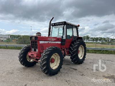 INTERNATIONAL HARVESTER 1255A - Tracteur agricole: photos 1 INTERNATIONAL HARVESTER 1255A - Tracteur agricole: photos 1