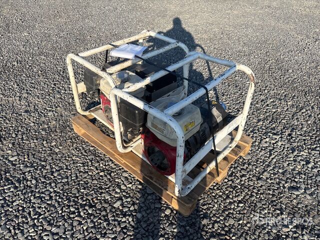 Sdmo R6 Generator Set - Groupe électrogène: photos 4 Sdmo R6 Generator Set - Groupe électrogène: photos 4