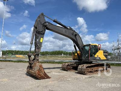 VOLVO EC300EL - Pelle sur chenille: photos 1 VOLVO EC300EL - Pelle sur chenille: photos 1