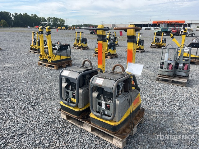 Wacker DPU5545HE Vibratory Plate Compactor - Plaque vibrante: photos 1 Wacker DPU5545HE Vibratory Plate Compactor - Plaque vibrante: photos 1