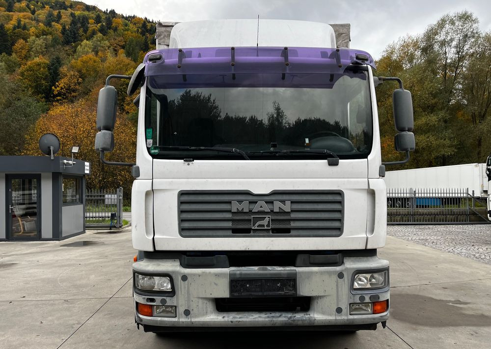MAN TGM 18.330 4x2 // Zabudowa Burtowa // Manual // Specjalny // Ładowność 9600kg // - Camion à rideaux coulissants: photos 2 MAN TGM 18.330 4x2 // Zabudowa Burtowa // Manual // Specjalny // Ładowność 9600kg // - Camion à rideaux coulissants: photos 2