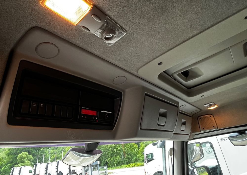 Renault Kerax 380 EEV // Skrzynia Burtowa // HIAB XS166 Hipro + Radio // Zwolnice //  // - Camion plateau, Camion grue: photos 4 Renault Kerax 380 EEV // Skrzynia Burtowa // HIAB XS166 Hipro + Radio // Zwolnice //  // - Camion plateau, Camion grue: photos 4