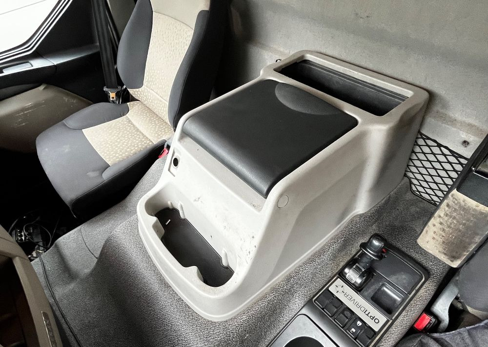 Renault Kerax 380 EEV // Skrzynia Burtowa // HIAB XS166 Hipro + Radio // Zwolnice //  // - Camion plateau, Camion grue: photos 3 Renault Kerax 380 EEV // Skrzynia Burtowa // HIAB XS166 Hipro + Radio // Zwolnice //  // - Camion plateau, Camion grue: photos 3