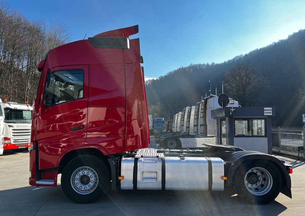 Volvo FH // Standard // 2018 // Duże zbiorniki // Klima postojowa // Radary // Idealny ! - Tracteur routier: photos 4 Volvo FH // Standard // 2018 // Duże zbiorniki // Klima postojowa // Radary // Idealny ! - Tracteur routier: photos 4