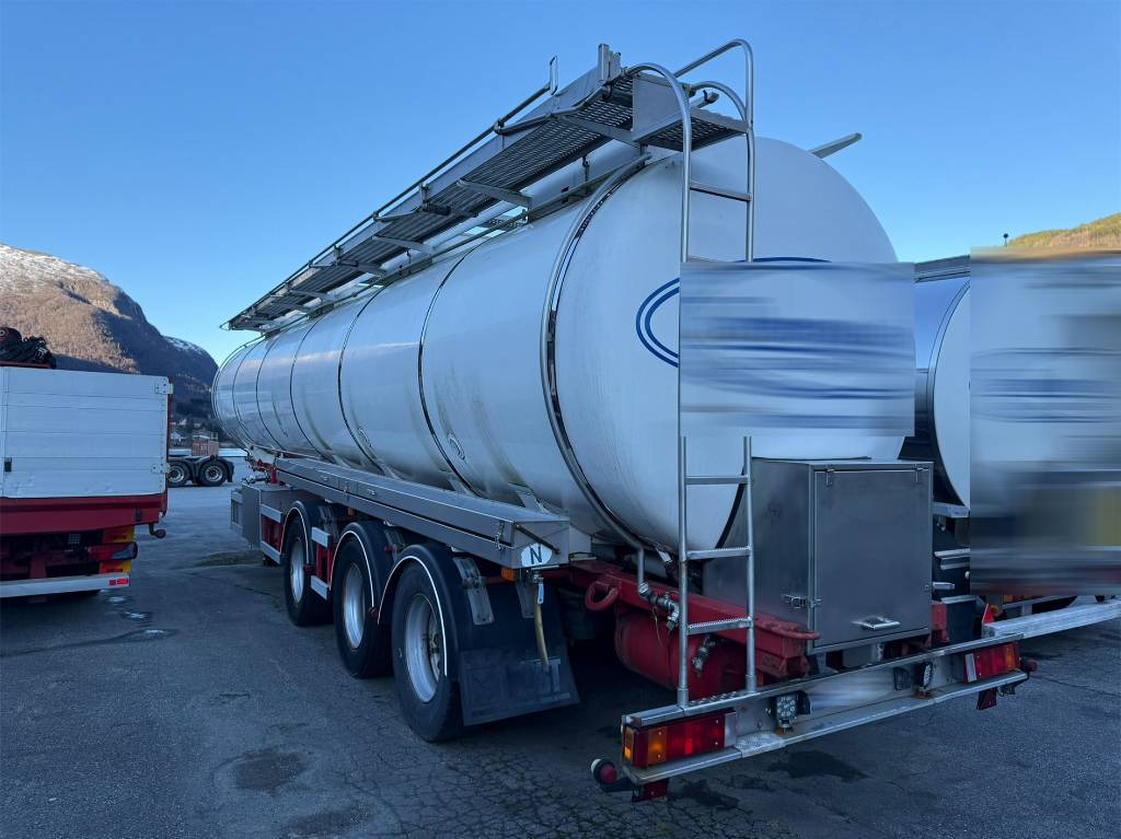 Annet Schrader tank trailer 32 m2 - Semi-remorque citerne: photos 4 Annet Schrader tank trailer 32 m2 - Semi-remorque citerne: photos 4