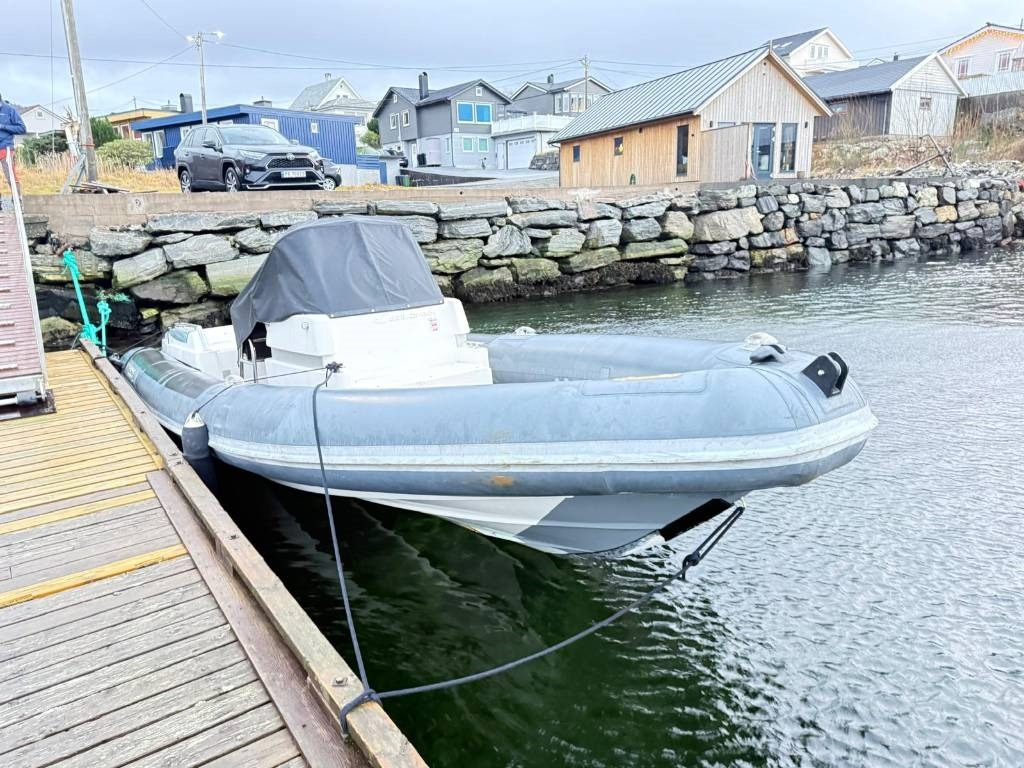 Annet Goldfish Tender 25 - Autre matériel: photos 4 Annet Goldfish Tender 25 - Autre matériel: photos 4