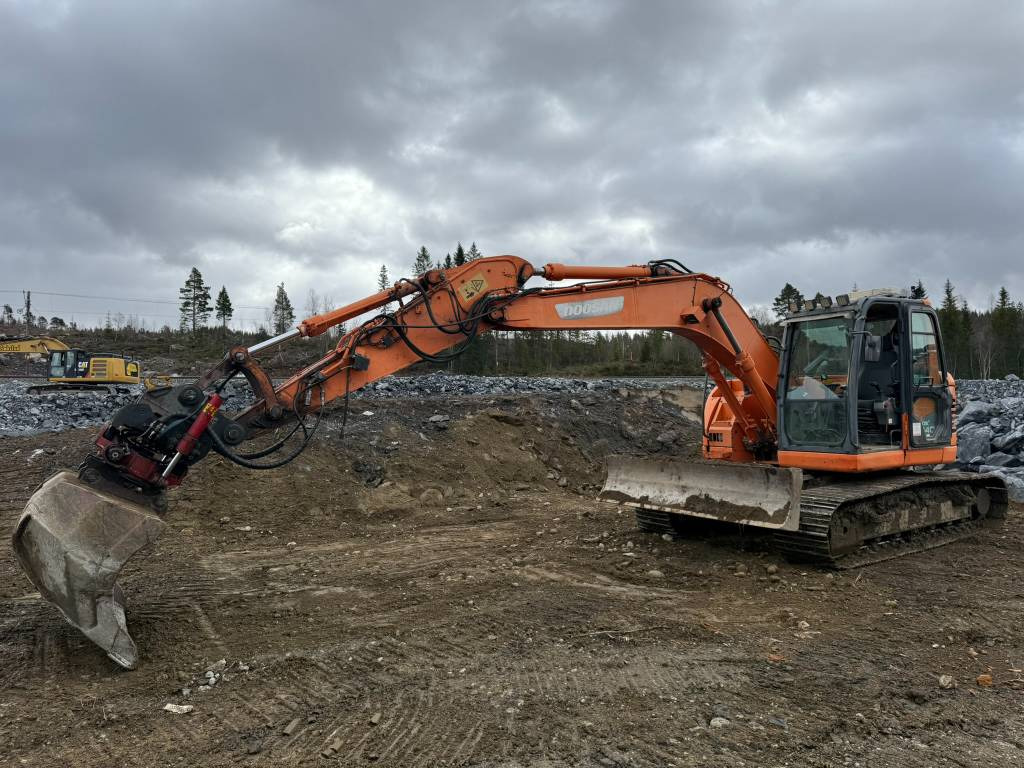 Doosan DX 140 LCR - Pelle sur chenille: photos 1 Doosan DX 140 LCR - Pelle sur chenille: photos 1