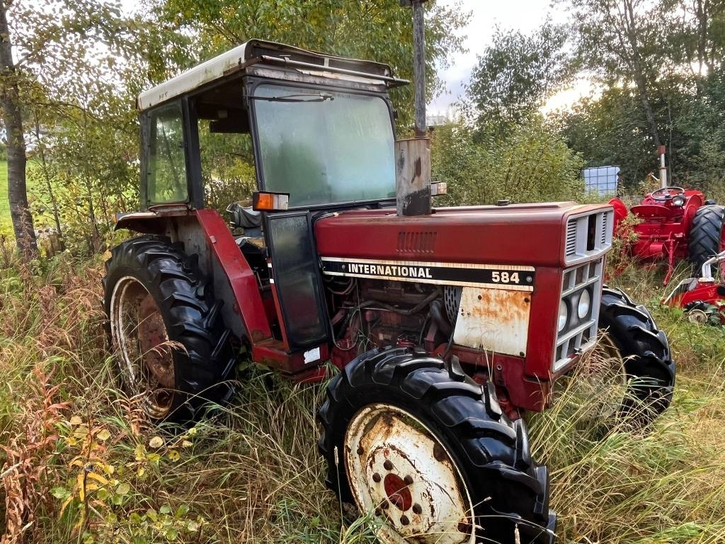 International Harvester 584 4WD - Tracteur agricole: photos 4 International Harvester 584 4WD - Tracteur agricole: photos 4