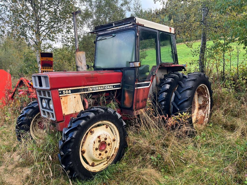 International Harvester 584 4WD - Tracteur agricole: photos 1 International Harvester 584 4WD - Tracteur agricole: photos 1