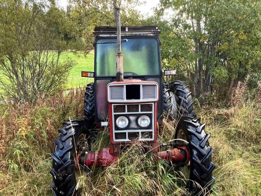 International Harvester 584 4WD - Tracteur agricole: photos 5 International Harvester 584 4WD - Tracteur agricole: photos 5