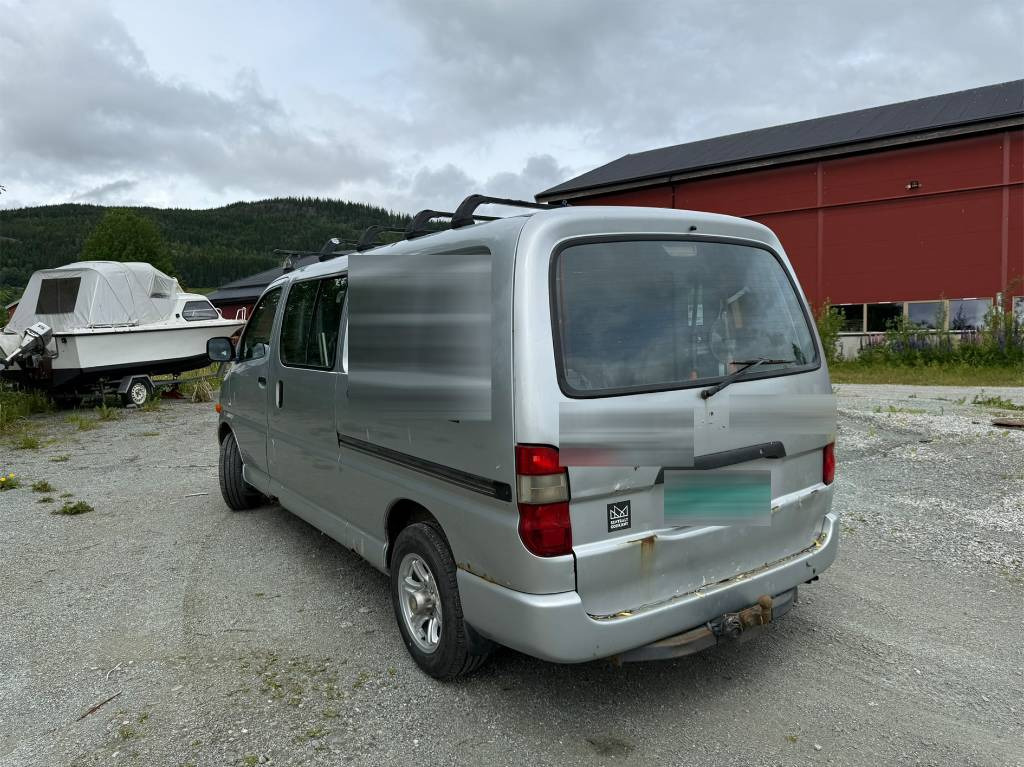 Toyota Hiace 4x4 - Fourgon utilitaire: photos 3 Toyota Hiace 4x4 - Fourgon utilitaire: photos 3