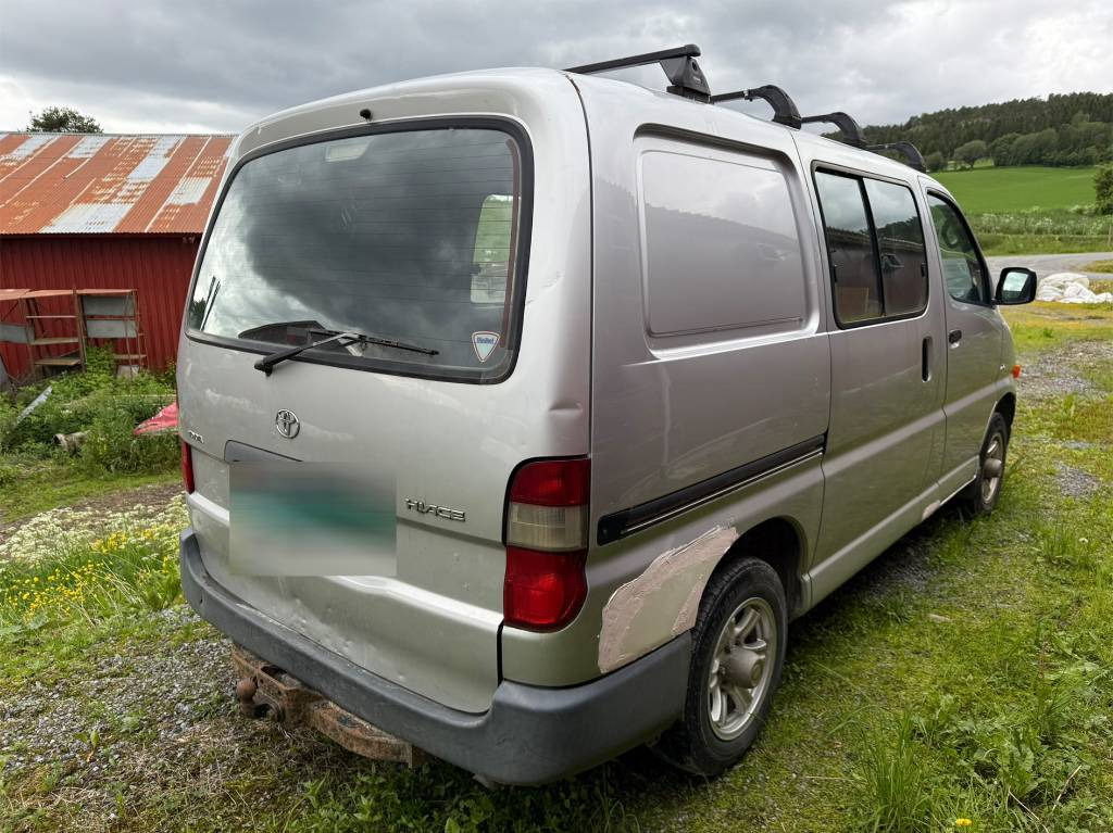 Toyota Hiace 4x4 - Fourgon utilitaire: photos 5 Toyota Hiace 4x4 - Fourgon utilitaire: photos 5