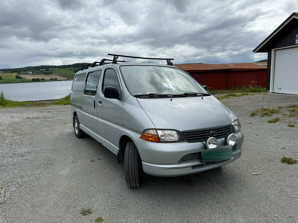 Toyota Hiace 4x4 - Fourgon utilitaire: photos 5 Toyota Hiace 4x4 - Fourgon utilitaire: photos 5