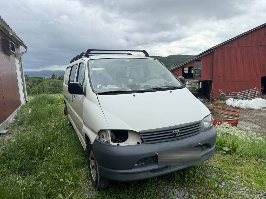 Toyota Hiace 4x4 - Fourgon utilitaire: photos 2 Toyota Hiace 4x4 - Fourgon utilitaire: photos 2