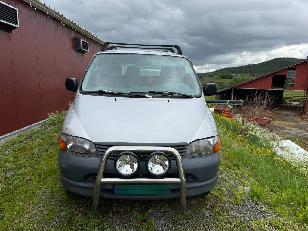 Toyota Hiace 4x4 - Fourgon utilitaire: photos 3 Toyota Hiace 4x4 - Fourgon utilitaire: photos 3