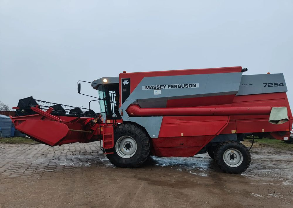 Massey Ferguson 7254 - Moissonneuse-batteuse: photos 5 Massey Ferguson 7254 - Moissonneuse-batteuse: photos 5