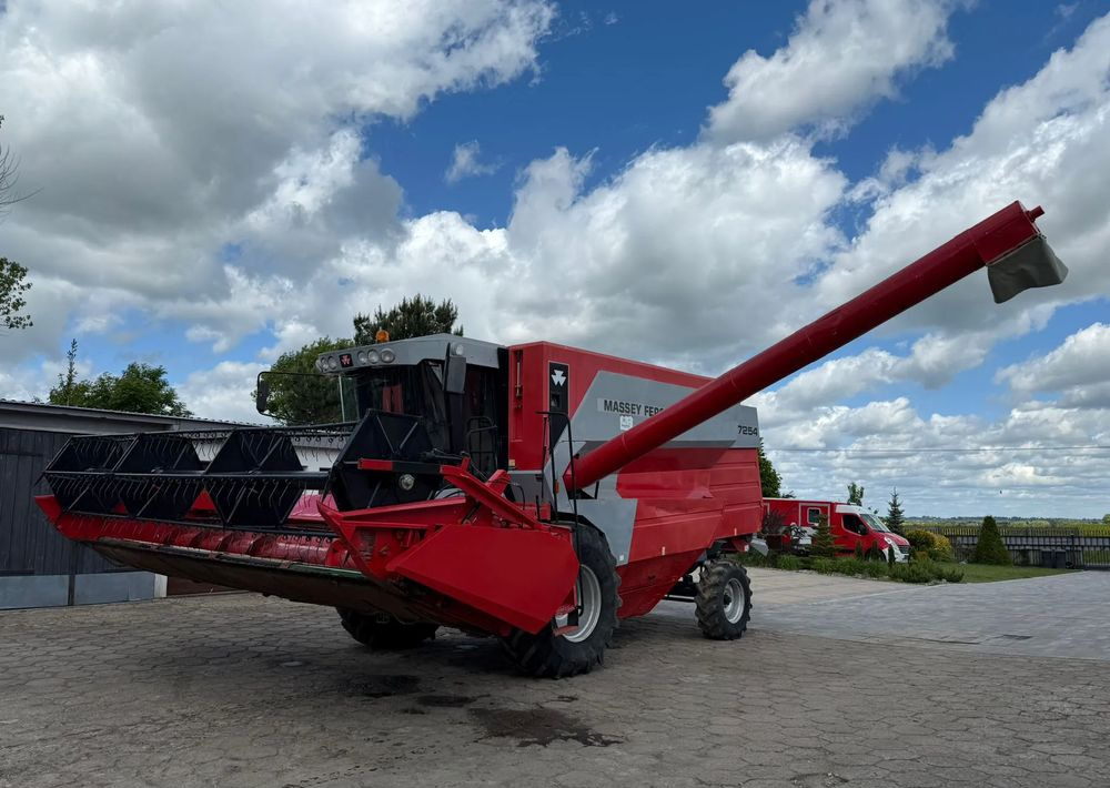 Massey Ferguson 7254 - Moissonneuse-batteuse: photos 3 Massey Ferguson 7254 - Moissonneuse-batteuse: photos 3