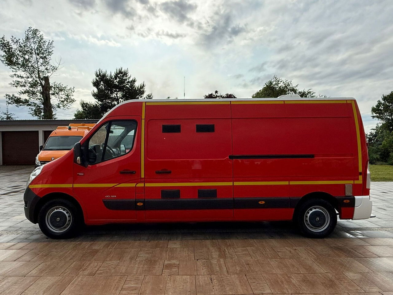 Renault Master 2016 Rok Ambulans Karetka Pogotowie - Ambulance: photos 5 Renault Master 2016 Rok Ambulans Karetka Pogotowie - Ambulance: photos 5