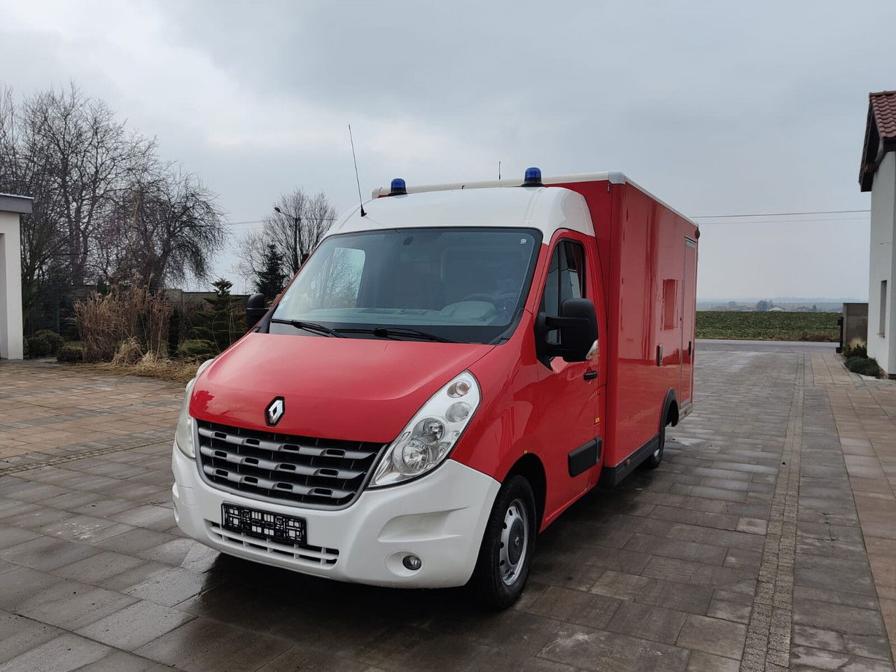 Renault Master Karetka Ambulans pogotowie kontenerowe Kamper - Ambulance: photos 3 Renault Master Karetka Ambulans pogotowie kontenerowe Kamper - Ambulance: photos 3