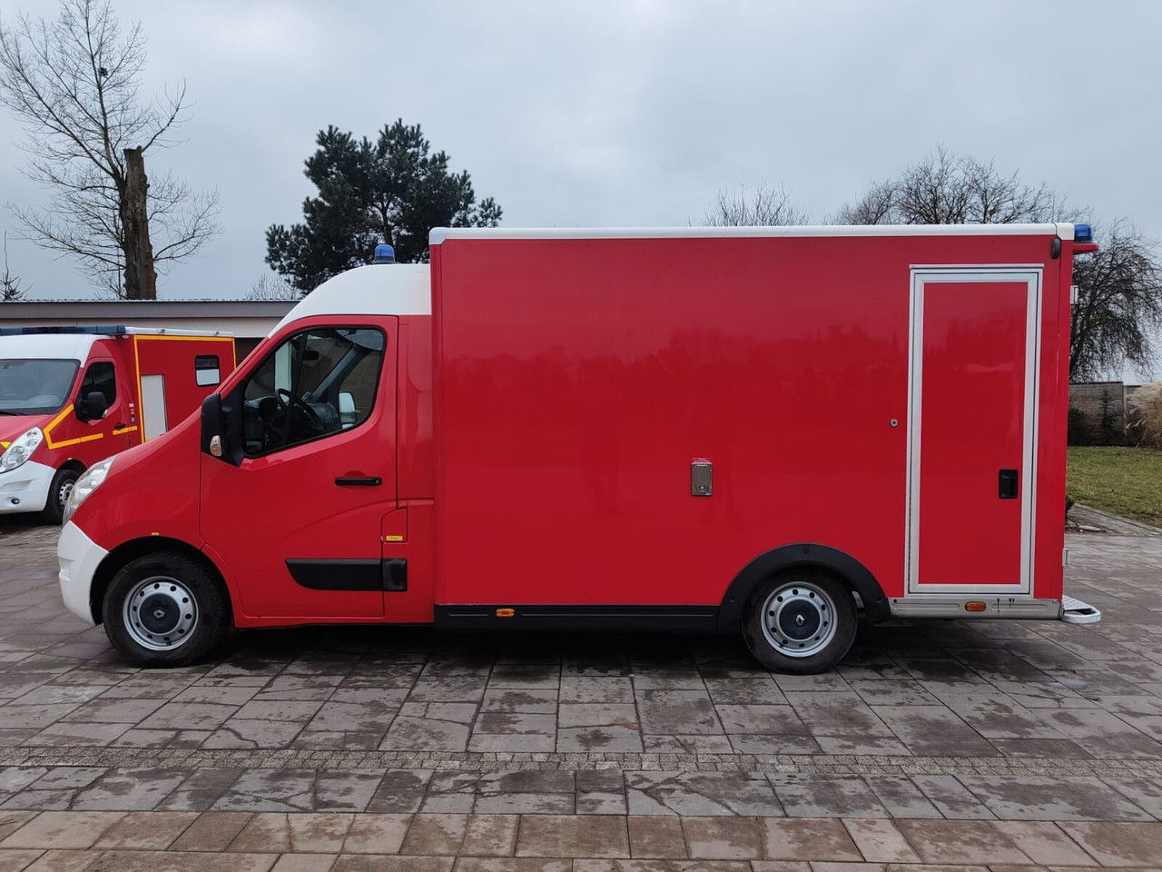 Renault Master Karetka Ambulans pogotowie kontenerowe Kamper - Ambulance: photos 5 Renault Master Karetka Ambulans pogotowie kontenerowe Kamper - Ambulance: photos 5