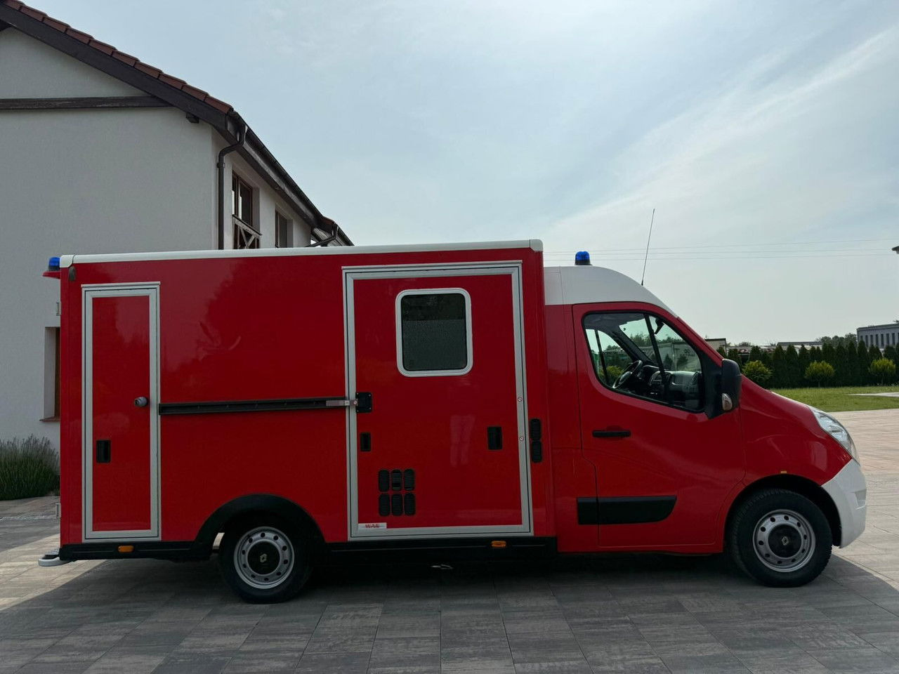 Renault Master Karetka Ambulans pogotowie kontenerowe - Ambulance: photos 4 Renault Master Karetka Ambulans pogotowie kontenerowe - Ambulance: photos 4