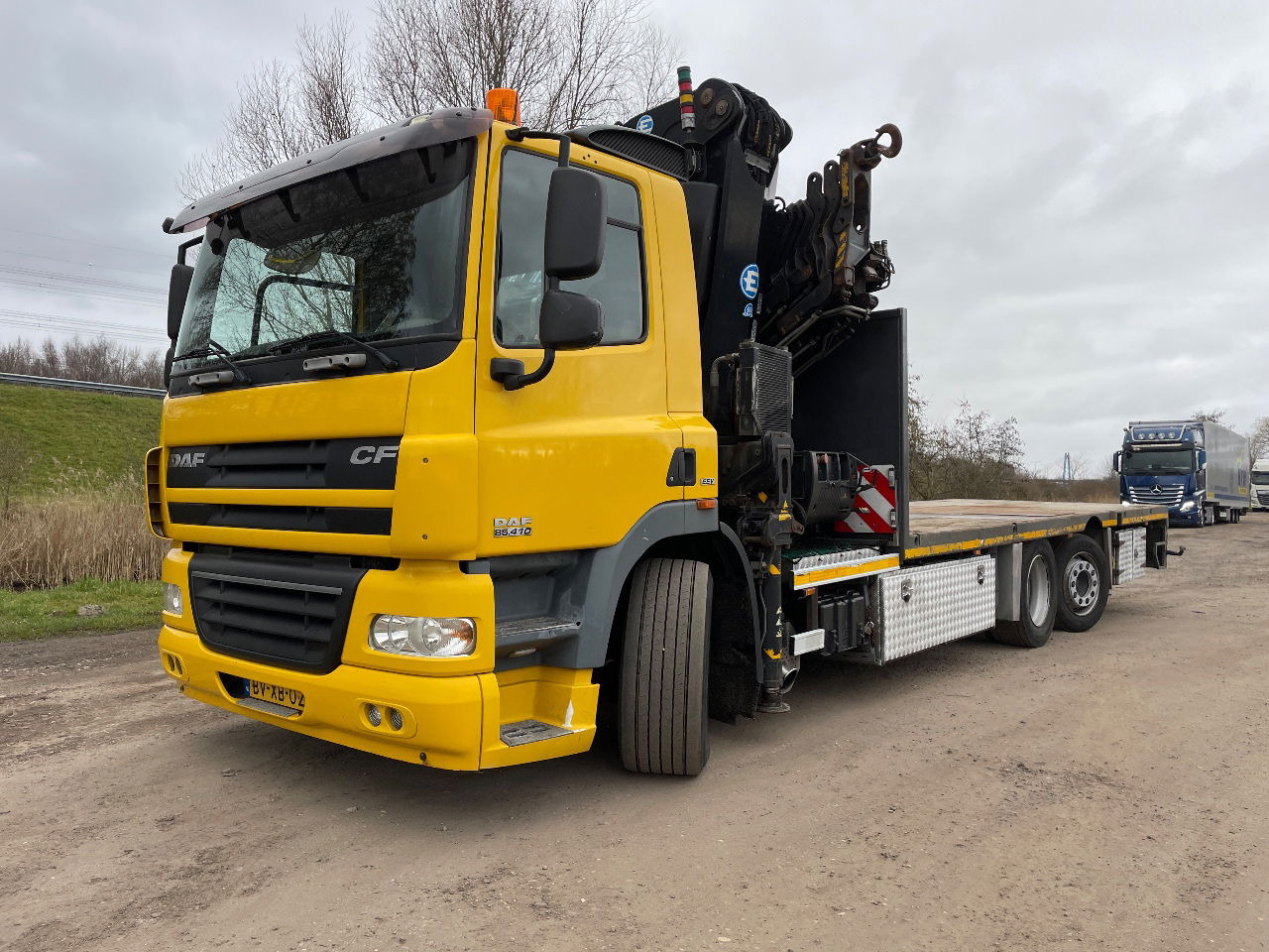 DAF 85.410 Met Effer 470 6s laadkraan ladekran loadercrane crane palfinger hiab fassi - Camion grue: photos 1 DAF 85.410 Met Effer 470 6s laadkraan ladekran loadercrane crane palfinger hiab fassi - Camion grue: photos 1