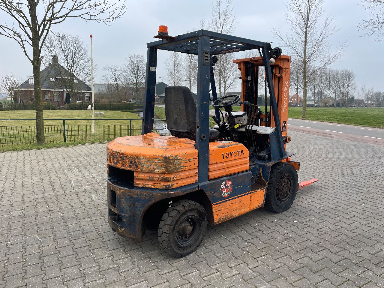 Toyota 2.5ton diesel triplo heftruck forklift - Chariot élévateur: photos 3 Toyota 2.5ton diesel triplo heftruck forklift - Chariot élévateur: photos 3