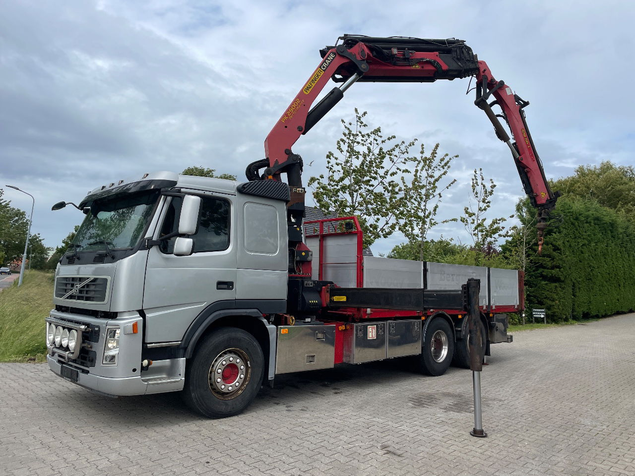 Volvo FM 440 with Palfinger PK29002 with jib flyjib - Camion grue: photos 1 Volvo FM 440 with Palfinger PK29002 with jib flyjib - Camion grue: photos 1