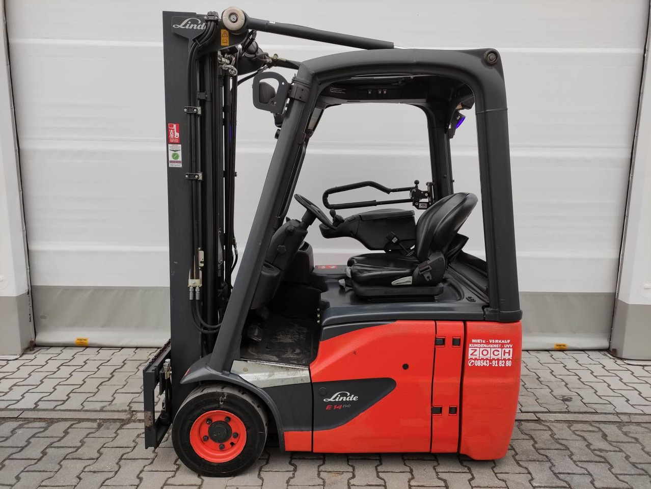 Linde E14-02-386 - Chariot élévateur électrique: photos 1 Linde E14-02-386 - Chariot élévateur électrique: photos 1