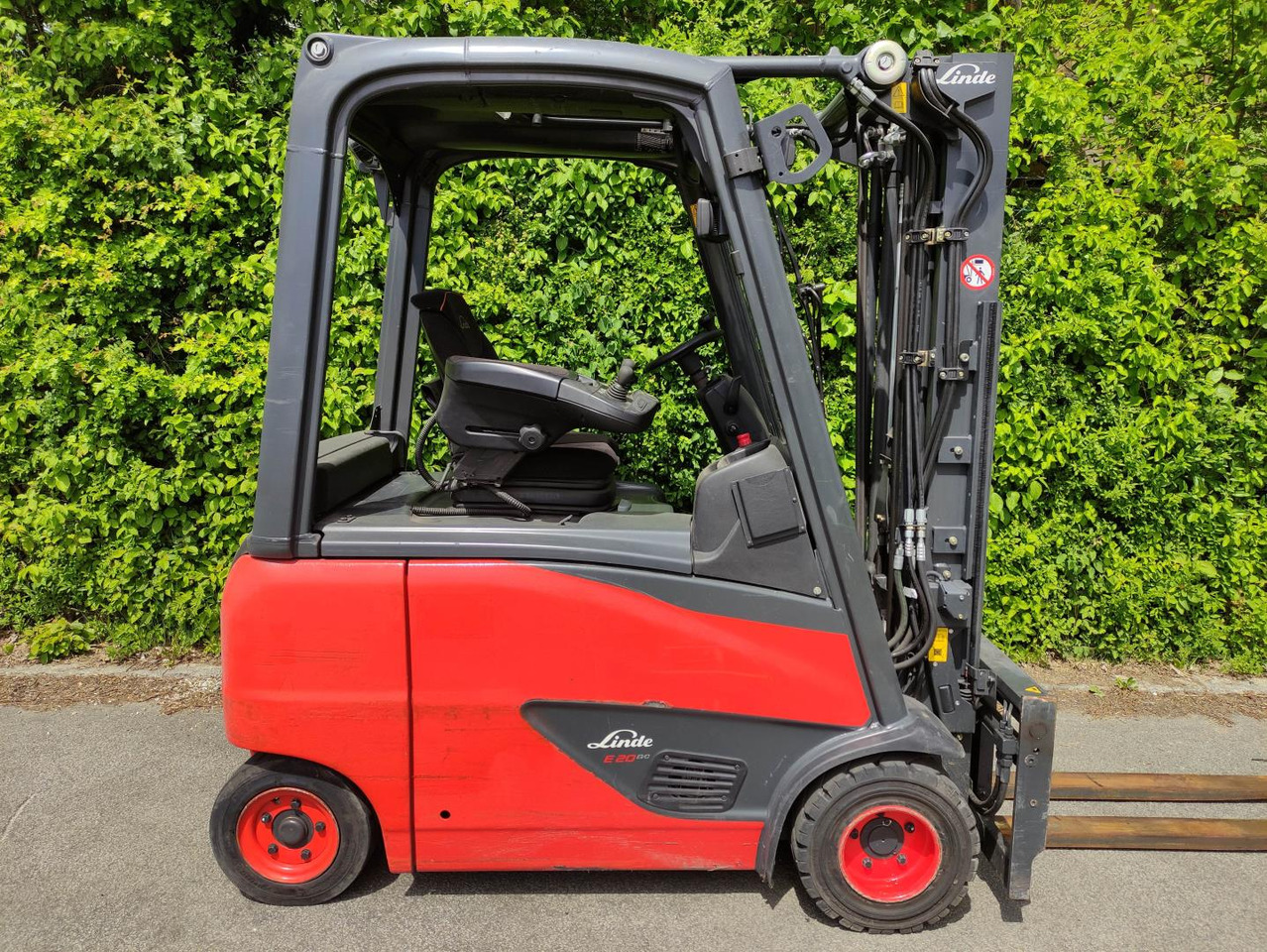 Linde E20-PH-02 - Chariot élévateur électrique: photos 2 Linde E20-PH-02 - Chariot élévateur électrique: photos 2