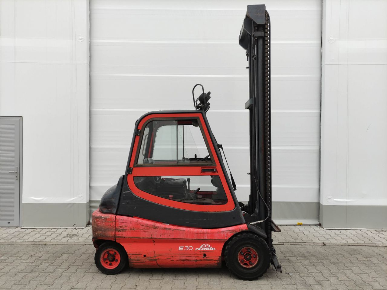 Linde E30-01-336 - Chariot élévateur électrique: photos 2 Linde E30-01-336 - Chariot élévateur électrique: photos 2