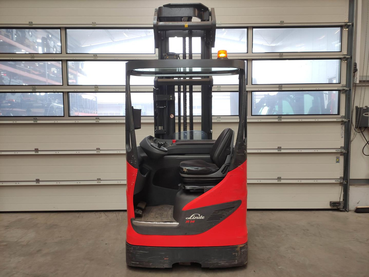 Linde R14-01-1120 - Chariot à mât rétractable: photos 4 Linde R14-01-1120 - Chariot à mât rétractable: photos 4