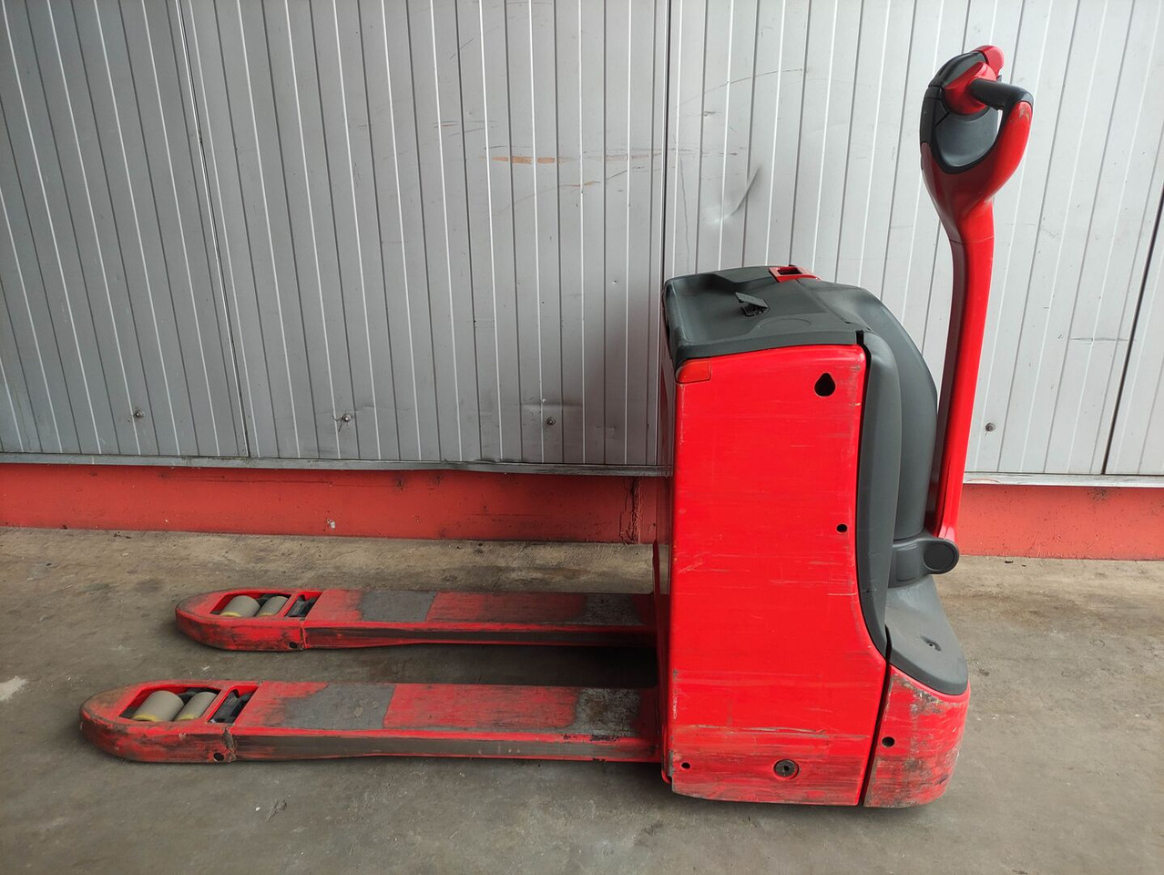 Linde T18-1152 - Transpalette: photos 1 Linde T18-1152 - Transpalette: photos 1