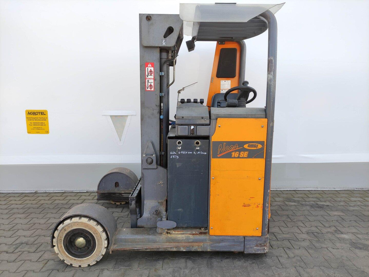 Chariot à mât rétractable OMG NEOS 16 SE: photos 1