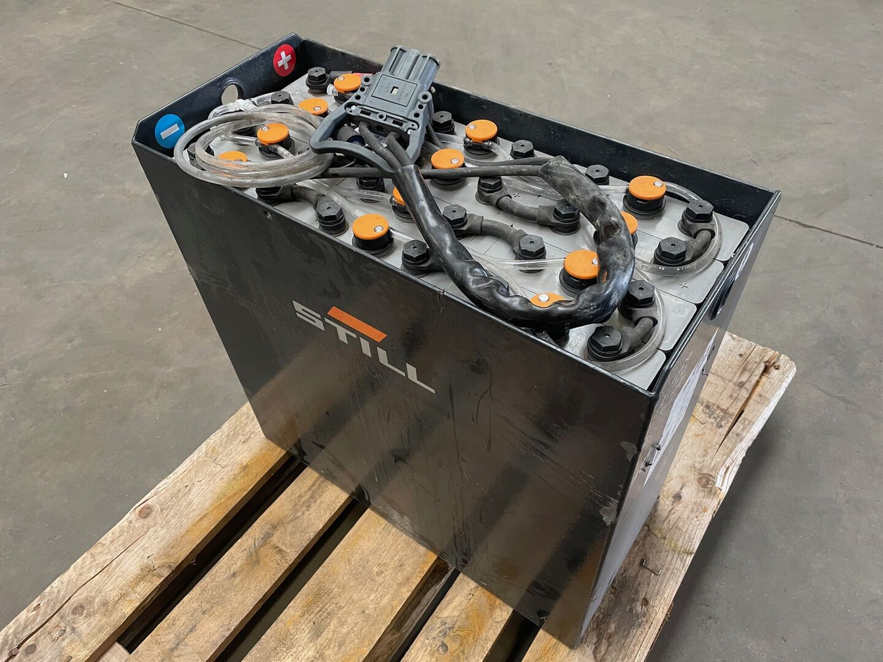 Sunlight I 24 Volt I 3 PzS 375 - Accumulateur pour Matériel de manutention: photos 1 Sunlight I 24 Volt I 3 PzS 375 - Accumulateur pour Matériel de manutention: photos 1