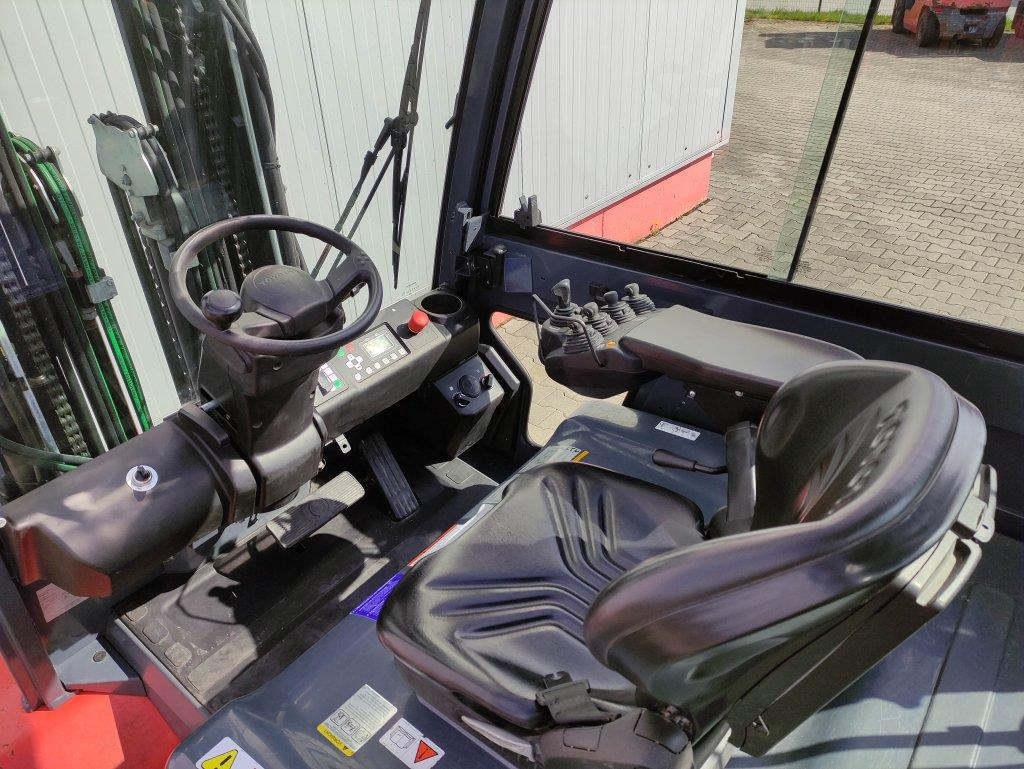 Toyota Traigo 80-8FBMT45 - Chariot élévateur électrique: photos 5 Toyota Traigo 80-8FBMT45 - Chariot élévateur électrique: photos 5