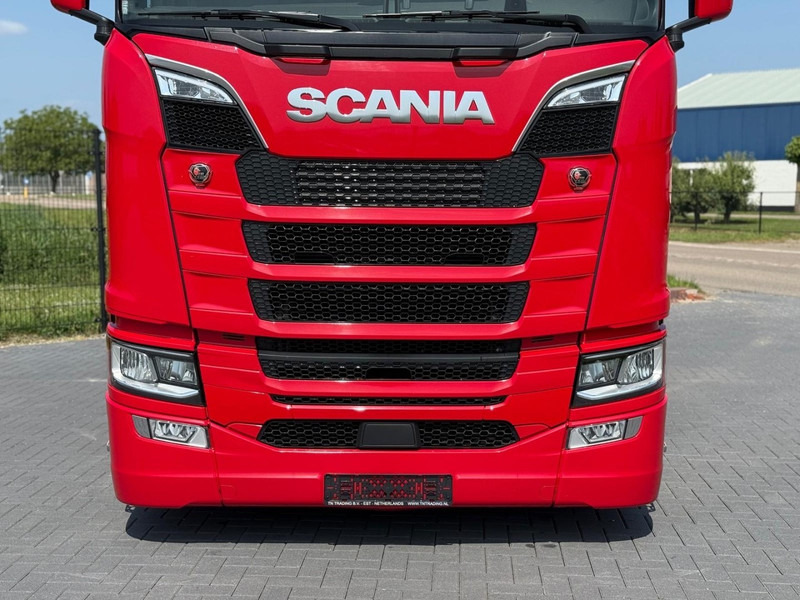 Scania S590 V8 NGS FULL AIR, ALCOA, LEATHER, HYDRAULIC, LIKE NEW. - Tracteur routier: photos 5 Scania S590 V8 NGS FULL AIR, ALCOA, LEATHER, HYDRAULIC, LIKE NEW. - Tracteur routier: photos 5