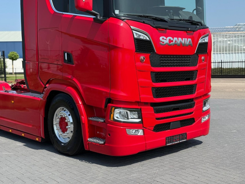 Scania S590 V8 NGS FULL AIR, ALCOA, LEATHER, HYDRAULIC, LIKE NEW. - Tracteur routier: photos 4 Scania S590 V8 NGS FULL AIR, ALCOA, LEATHER, HYDRAULIC, LIKE NEW. - Tracteur routier: photos 4